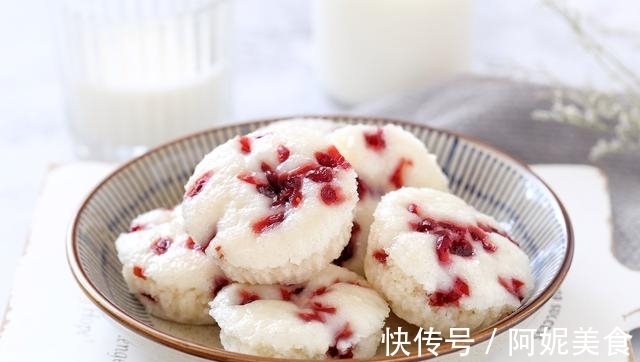香甜|无需揉面的米发糕,搅一搅、蒸一蒸,香甜Q弹有嚼劲,比馒头简单