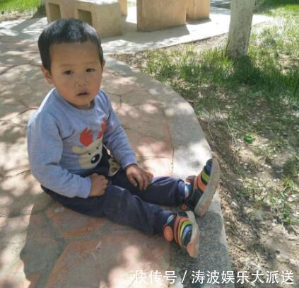 孩子|宝宝小时候有以下3个特征,预示他将来很聪明,爸妈使劲乐吧!