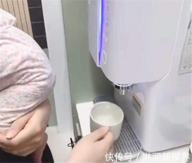 亲子关系|小姨带娃走红,萌娃被迫变成''工具人'',网友还好小屁屁饱满