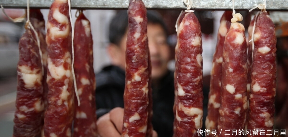 保存腊肠有技巧,不要放冰箱,多加1步,久放不坏,越放越好吃!