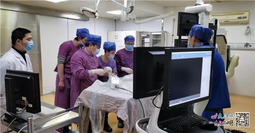 The Second Department of Cardiology, Nanchang First Hospital successfully carried out coronary optical coherence tomography