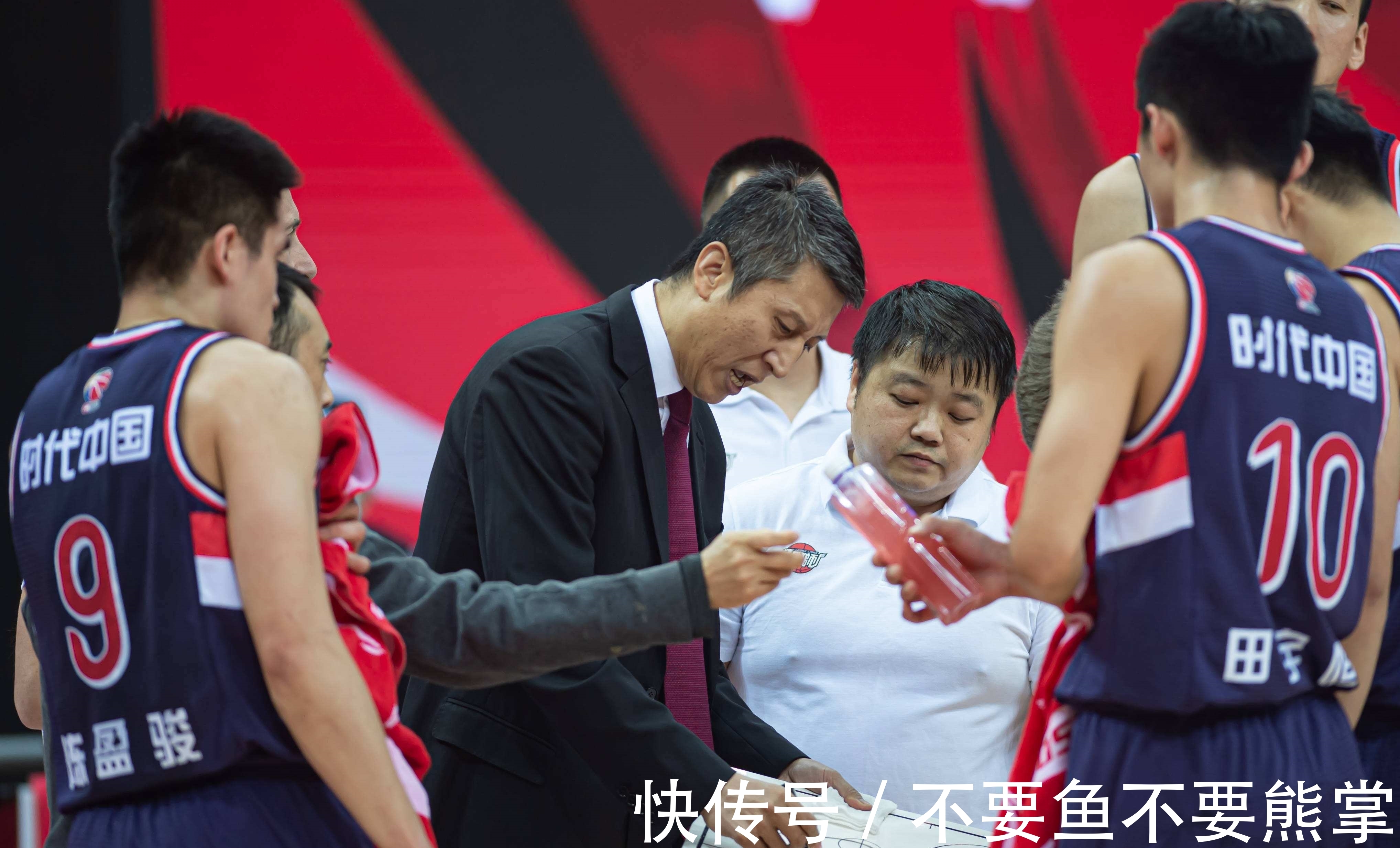 辽宁男篮|不愿活在郭士强阴影下?老叔南下,郭艾伦为何拒绝被叫“大侄子”