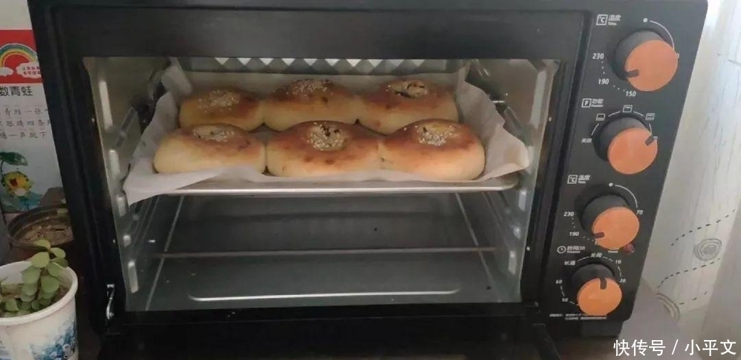 面粉还能这样做,不用一滴水,比面包火烧都好吃,老婆3个不够吃