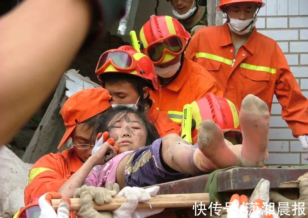 写真 曾在汶川地震中失去一条腿的她，时装周上走出最美步伐