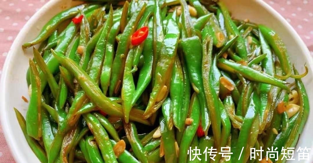 辣炒蒜香豆角|家里太穷买不起肉 今天试试这道简单又下饭的辣炒蒜香豆角