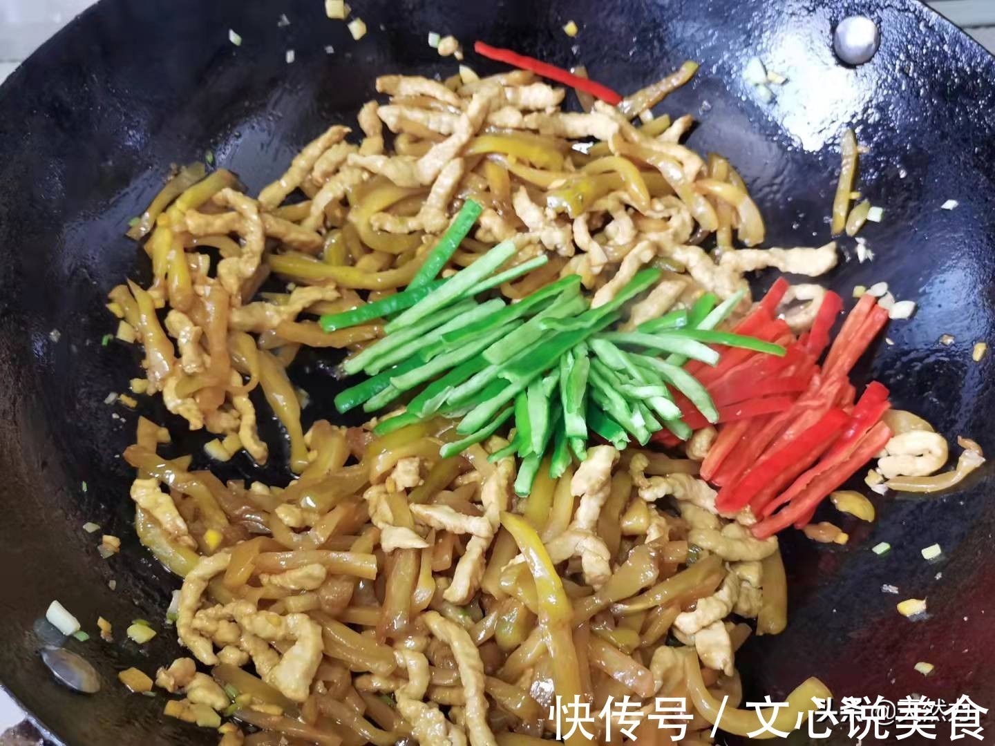 榨菜炒肉丝的经典做法,色香味俱全,这就是干饭人的下饭菜!