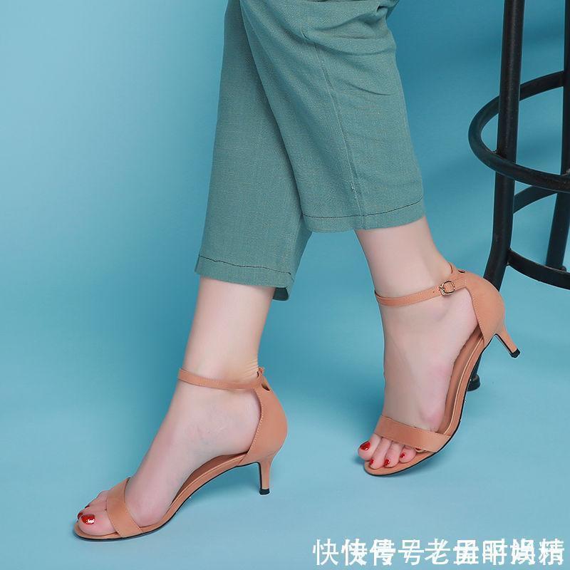 小脚 你那白嫩嫩的小脚,如果穿上第5款漂亮的凉鞋,性感多姿贼撩人