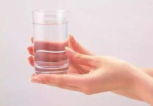  常生活中|这5个时间喝水最养肝，肝不好的朋友学会后，肝脏会慢慢好转！