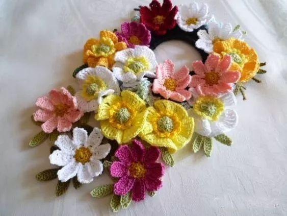 小花片 55款超美的钩花包包,只要会钩不同的花,拼缝在一起,就能做出