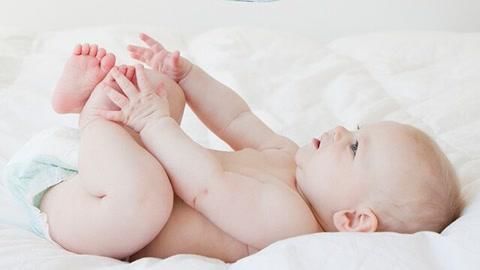 发作|新生儿出现这种情况时 家长不要犹豫 快带宝宝去医院吧！