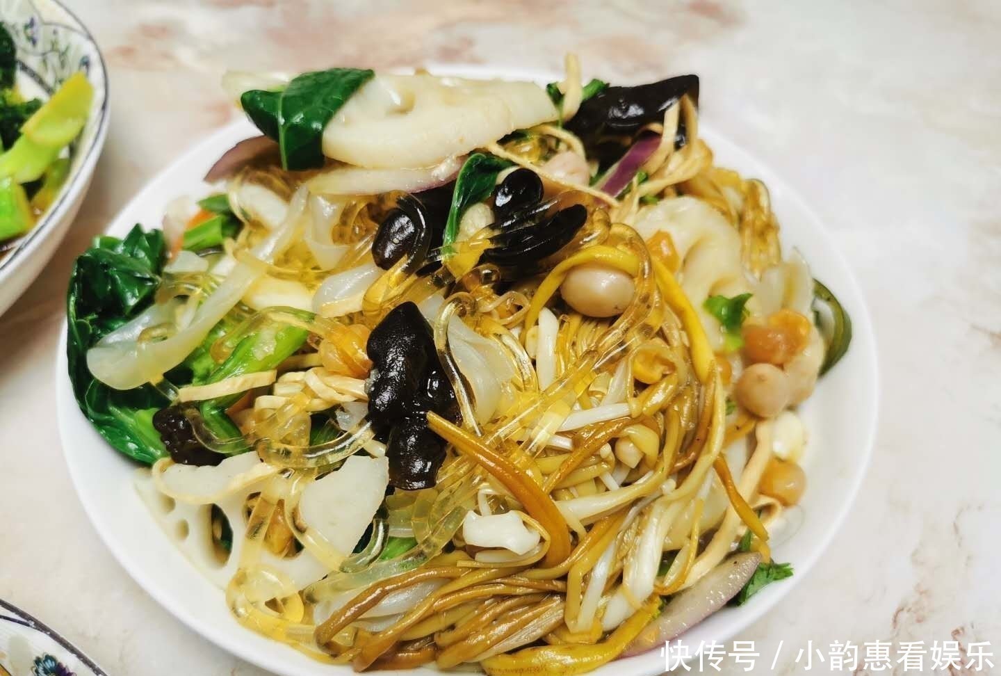 朋友圈|小姑子一家光临,弟妹做的8菜1汤在朋友圈火了,网友:真舍得