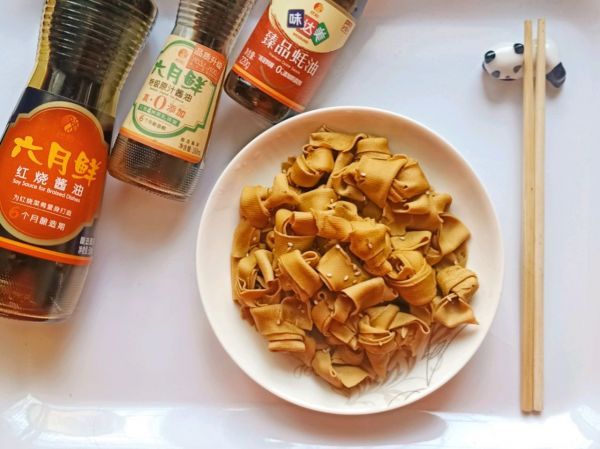 电饭煲|卤味千张结
