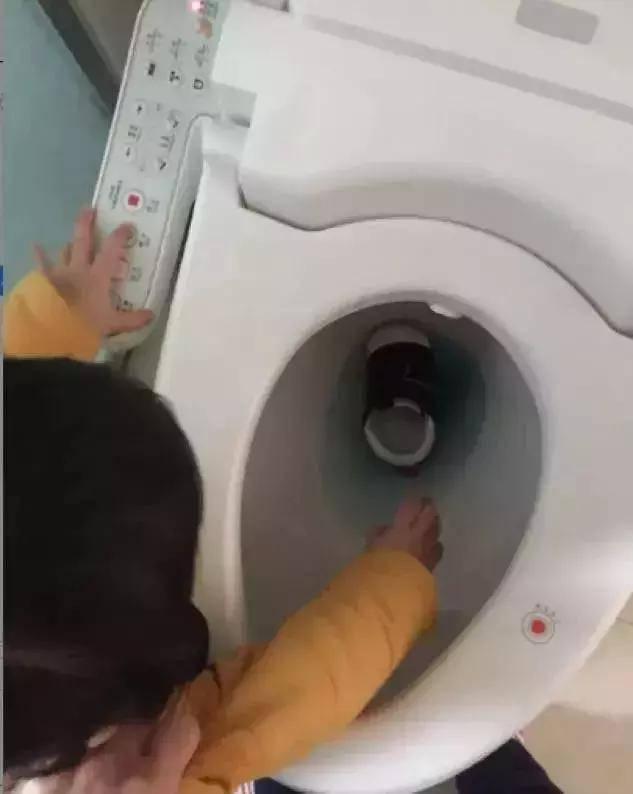 熊孩子|“亲生的,没办法退货了”,熊孩子捣乱的一组图走红,养个娃真难