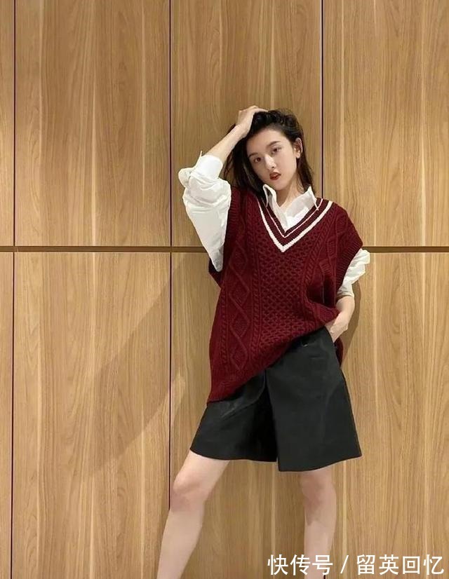 奶奶背心 今年“奶奶背心”又火了,这样搭配经典又时髦,承包你一整个秋冬!