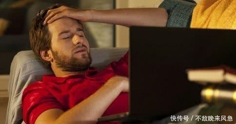 晚上睡觉时,身体一旦有这5种变化,说明你的血糖已“超标”!