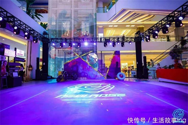 时尚|“ 新潮”席卷而来,赛博朋克、机械科技成为时尚新宠