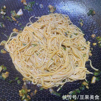 开胃餐|#夏日开胃餐#老少皆宜的葱油拌面