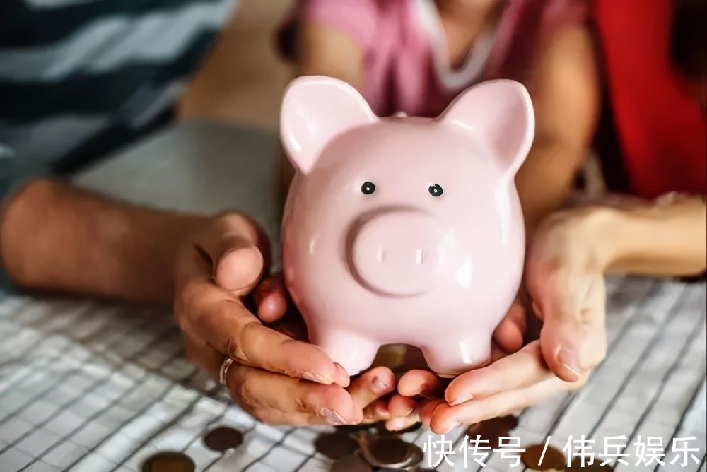 父母|勤俭节约虽是好事,但若父母出现这两种行为,只会影响孩子价值观