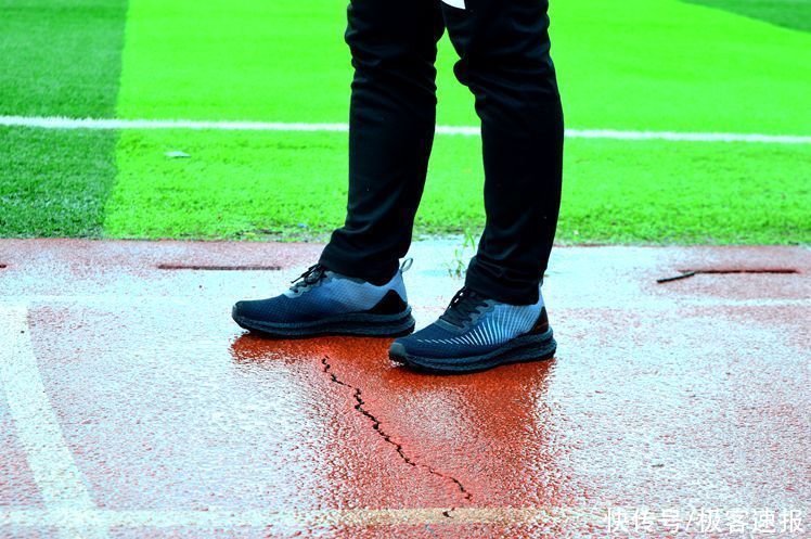 健身|夏日健身，跑鞋要轻便抗菌，天越透气抗菌轻弹跑鞋体验