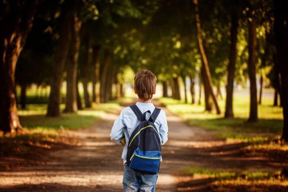 孩子|每天放学后问孩子这5个问题，孩子想不优秀都难