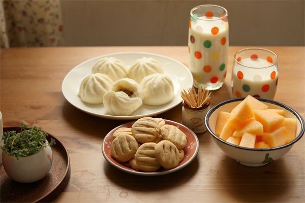 肠胃|早餐时,不建议喝大米粥,温馨提示不仅大米粥,这4物也要少吃