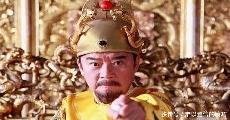 搀扶|朱元璋摔倒在地,无人敢扶,一将军斗胆搀扶,一个月后被处死!