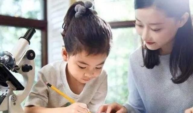 学习方法|班主任是自己亲爸妈什么感觉孩子卷子还没发,我就已经挨打了