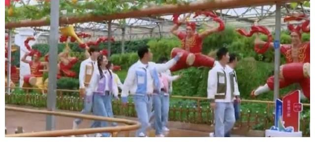 《奔跑吧》一共8位嘉宾,7位收到农民送的蔬菜,只有baby没收到