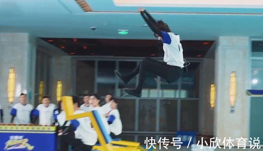 黄旭熙|同样是常驻女嘉宾，宋雨琦落水，baby找男生顶替，李晨看不下去了！