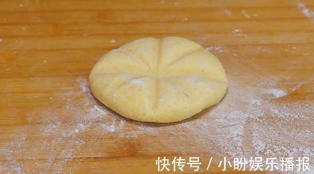 新手|玉米面里面加一袋酸奶，蓬松暄软，百吃不厌，新手小白也能零失败