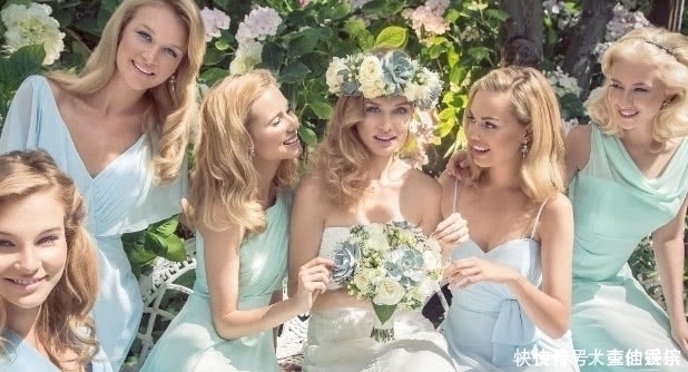 婚鞋|伴娘将婚鞋藏在裙子里走红,找到婚鞋时,网友:身材好