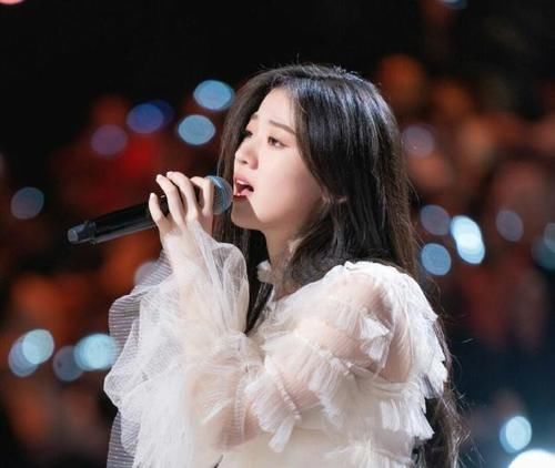 《天赐2》首轮歌单曝光，单依纯上来就放大招，但台下坐着丁太升