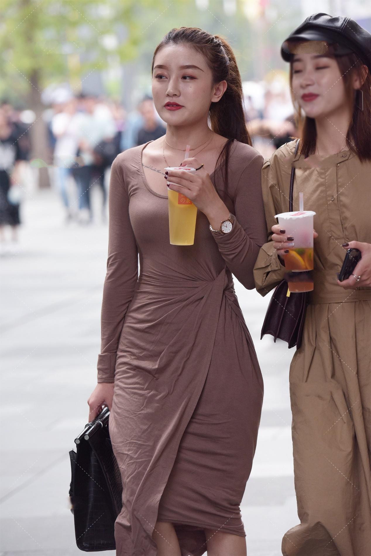 相互吸引|棕色同色系长款连衣裙, 针织+衬衣, 姐妹出街