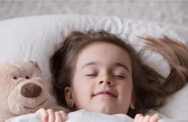 睡眠质量|孩子在两个黄金时段睡觉，生长激素达5-7倍，对长高至关重要