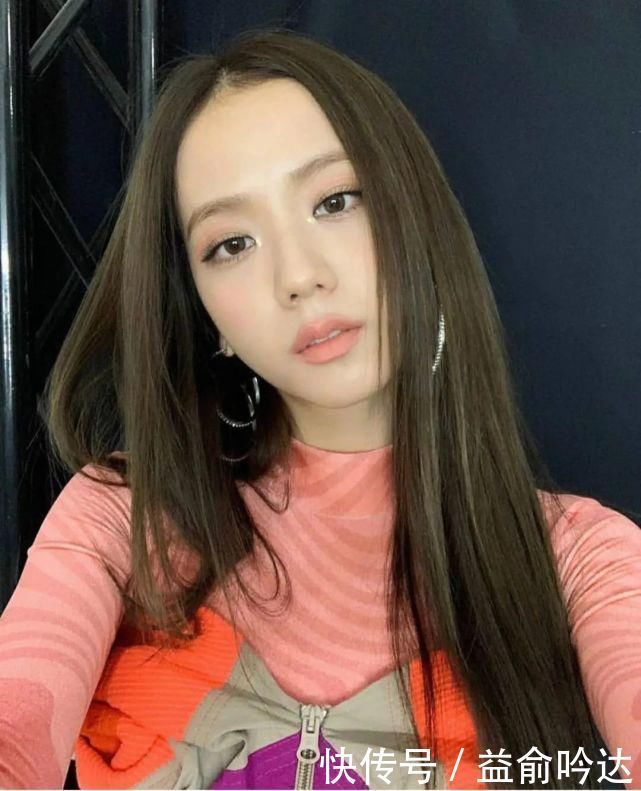 细闪|今天美容编辑教大家：如何用穿搭的思路学化妆