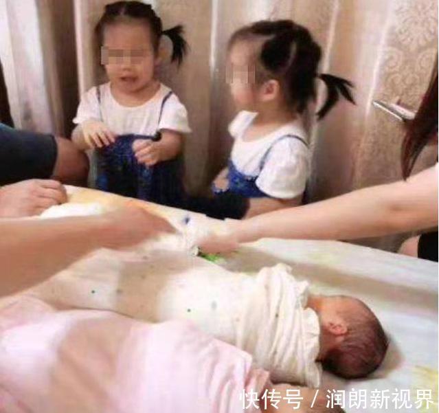 双胞胎女儿|爸妈喜迎双胞胎儿子,可双胞胎女儿充满敌意,网友要挺住啊!
