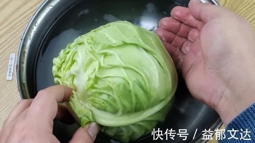 包菜切记别用清水洗，等于吃农药，教你正确方法，脏东西全跑光