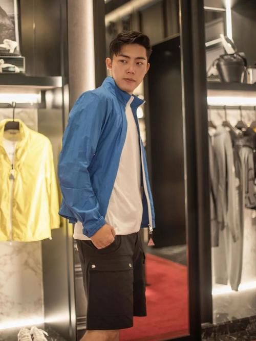 做“平平无奇”的时装，究竟有多难？