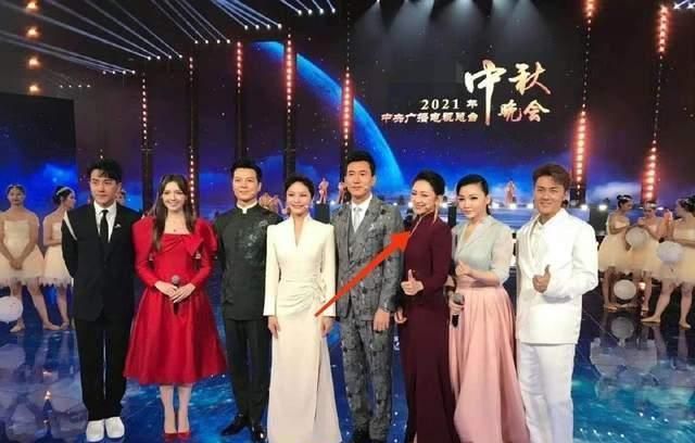 康辉|央视中秋晚会变化好大!主持人庞晓戈换成李丹,康辉撒贝宁成嘉宾