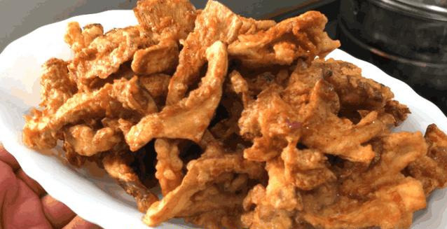 炸蘑菇,需不需要焯水?很多人错了,这样简单一做,比肉还香