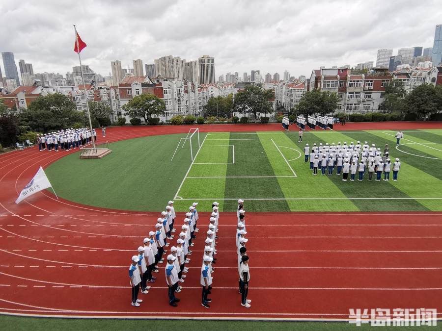 青岛电子学校|青春正步走