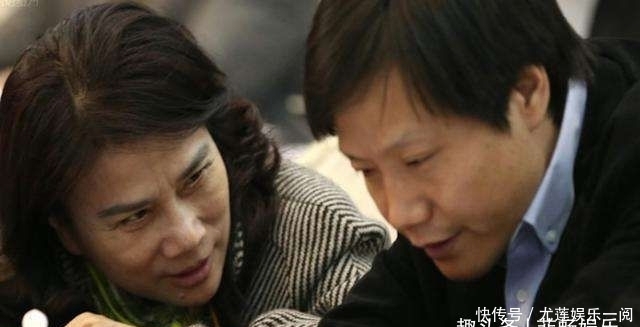 曝儿子近况:月薪仅5000,租房子住,至今单身