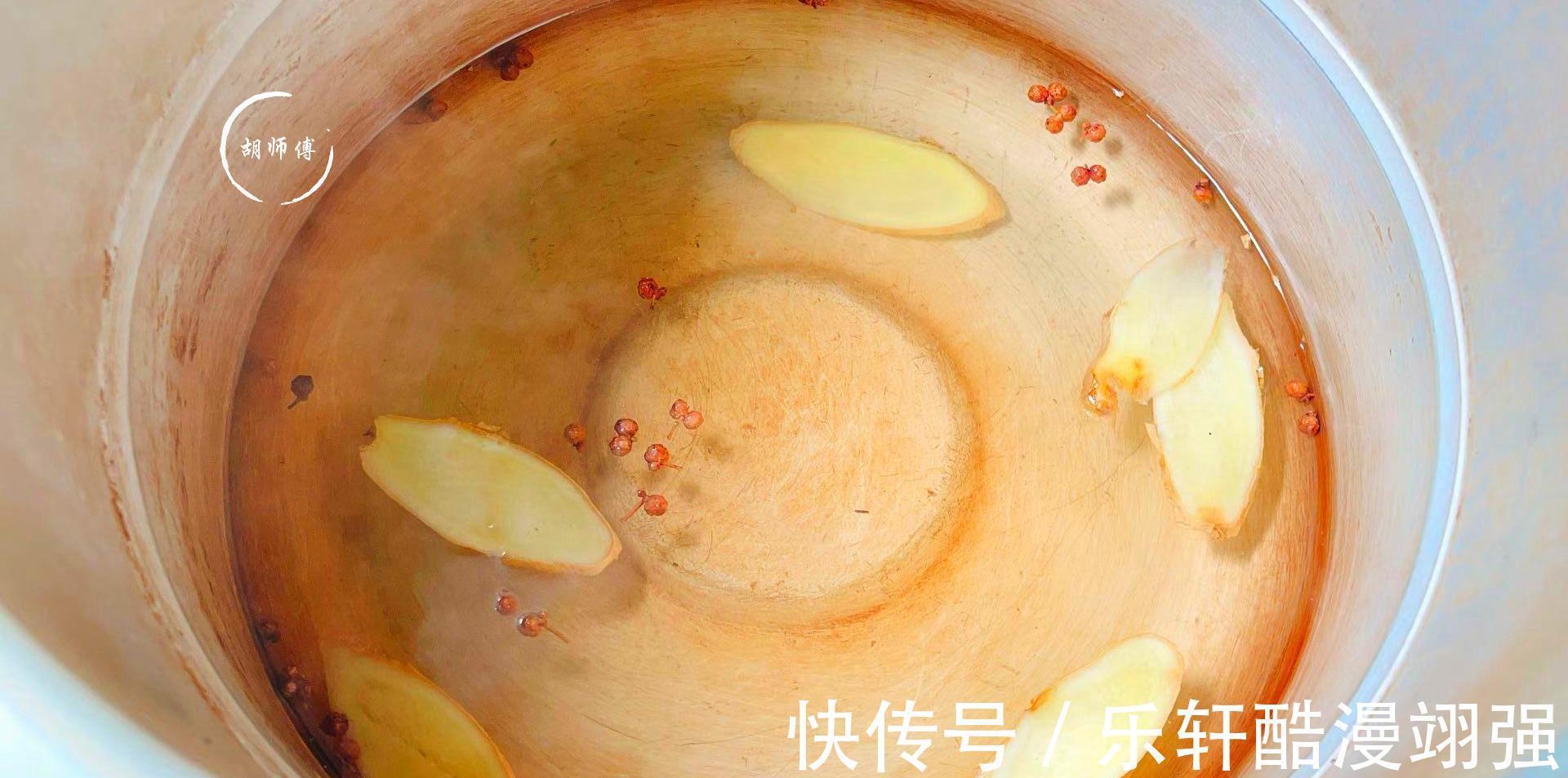 蒸螃蟹时，万不可直接上锅蒸！多加2步，螃蟹不断腿不流黄，超香