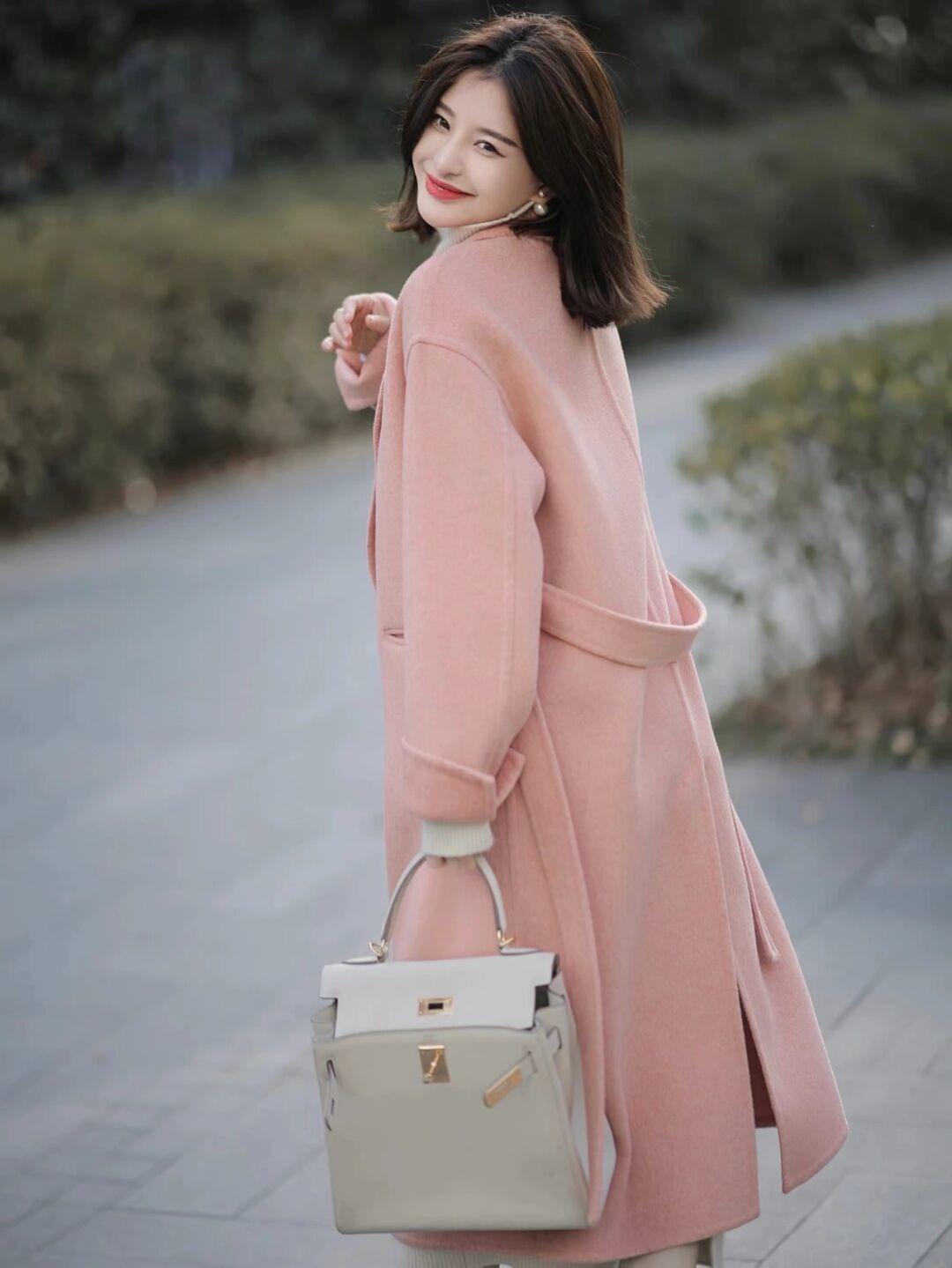 百搭 “大衣”才是冬季搭配的王者单品,保暖舒适又百搭,美得高级