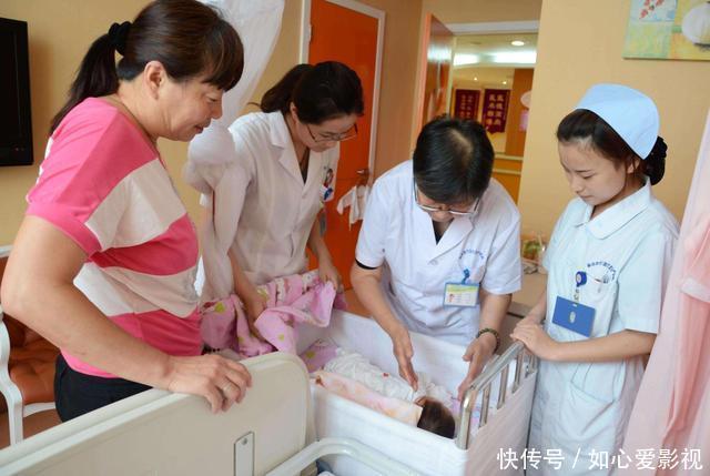 龙凤胎|孕妈生了对“龙凤胎”,护士激动报喜反被开除,只因多说了一句话