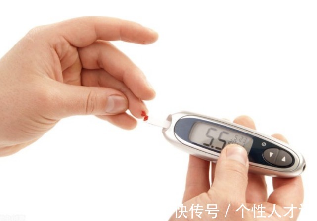 胰岛素|47岁大哥降糖半年,血糖从13.7降到5.5,医生:两种方法值得效仿