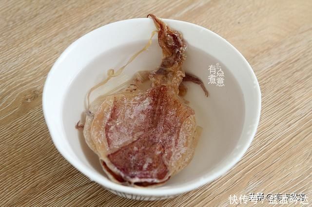 冬天喝酒,花生凉菜靠边站!下酒菜吃它,干香有嚼劲,吃着贼香