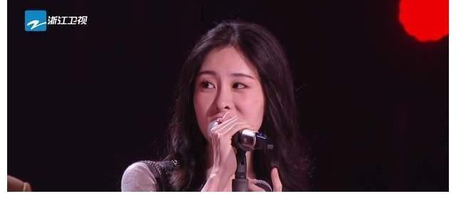 300万粉丝网红参加《好声音》仅李克勤转身,那英点评话中带刺