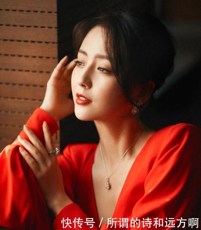 姐妹们|女生好看的眼型有6种，狐狸眼妩媚，圆眼俏皮，我是第二种，你呢