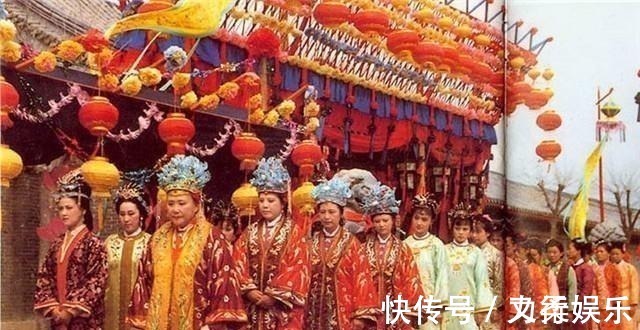 初春景&《红楼梦》里,元春省亲时为什么在夜里进行原来大有秘密!